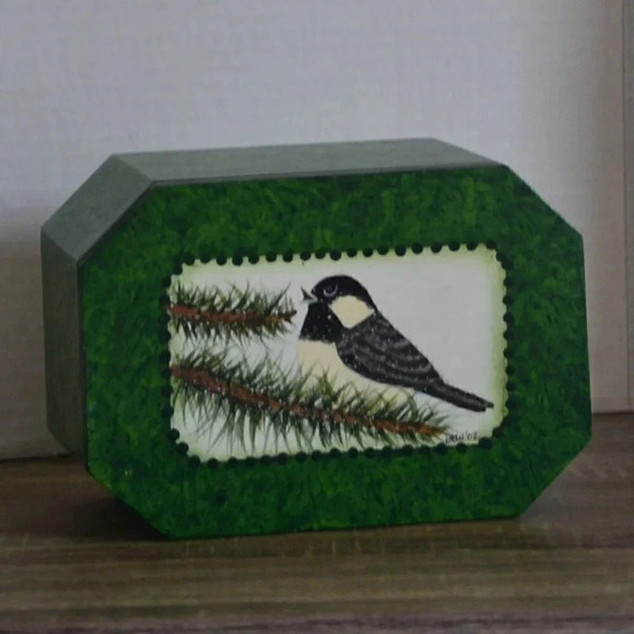 Hand painted bird wood box - Picture 1 of 5